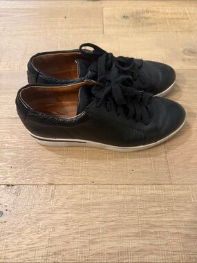 Black Leather Women’s Casual Sneakers